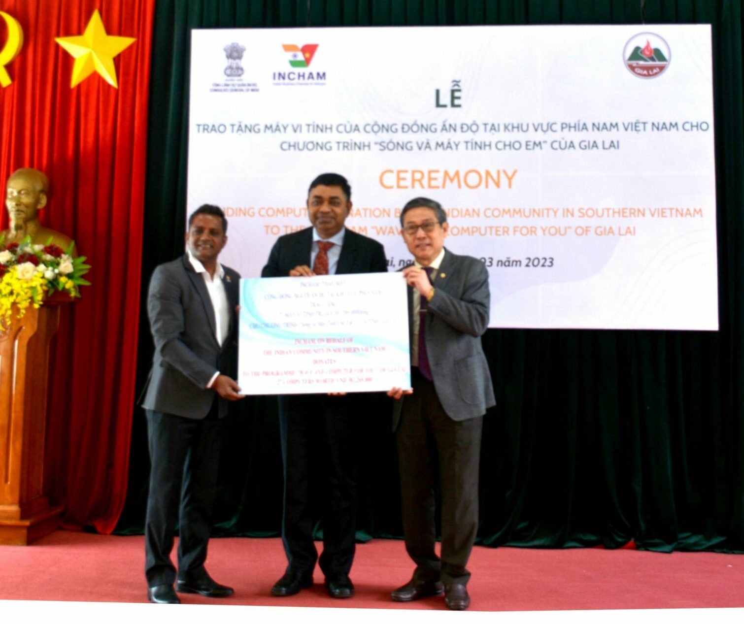 Ceremony of handing computer donation by the Indian community to the program “Wave and Computer for you” of Gia Lai